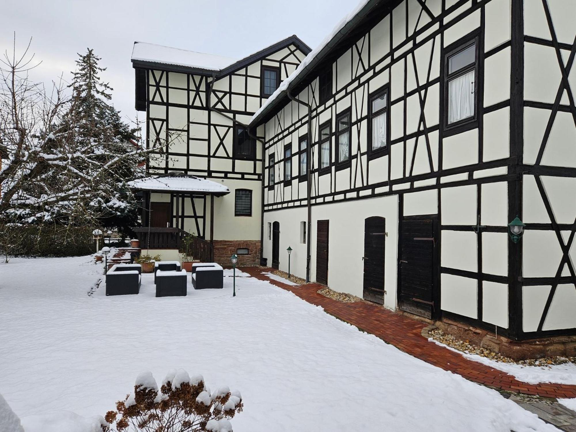 Apartments Am Saalebogen Mit Gartenterrasse, Grillkamin, Freie Parkplaetze Rudolstadt Bagian luar foto